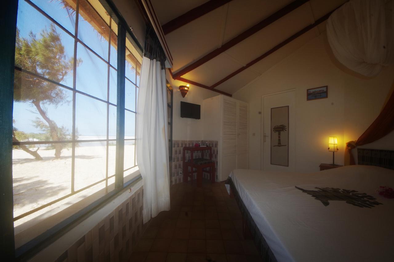 Diamarek Hotel Sur La Plage แซ็ง-ลุย ภายนอก รูปภาพ