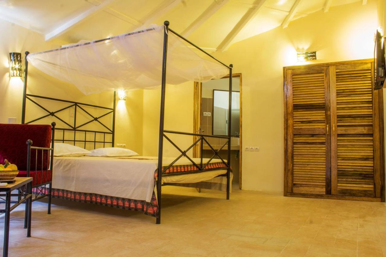 Diamarek Hotel Sur La Plage แซ็ง-ลุย ภายนอก รูปภาพ